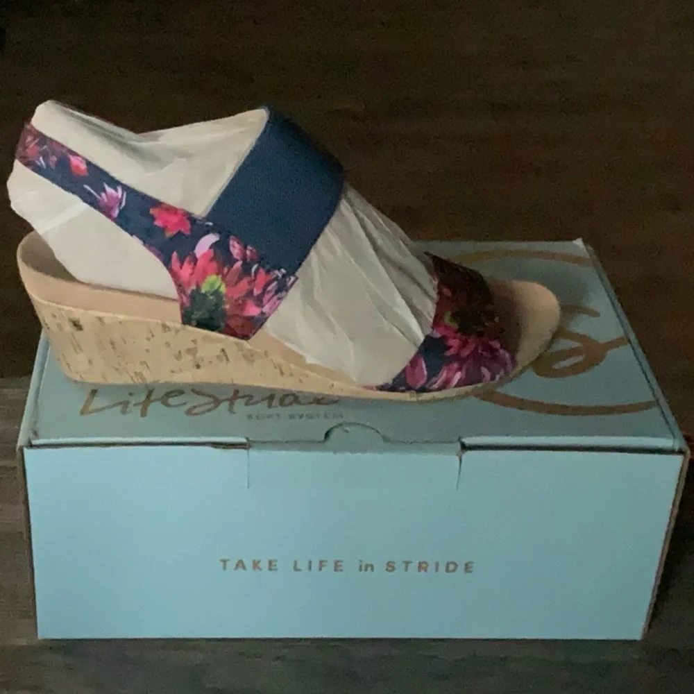 NIB Life Stride Wedge Sandals Maldives/Pink Multi - Picture 2 of 2